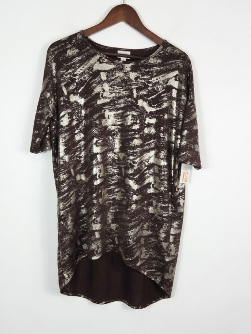 LuLaRoe NWT gold metallic top